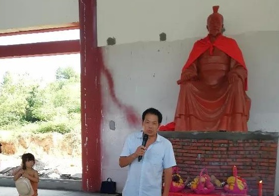 余干县吴文化研究会隆重举行芮王公塑像送迎安放仪式